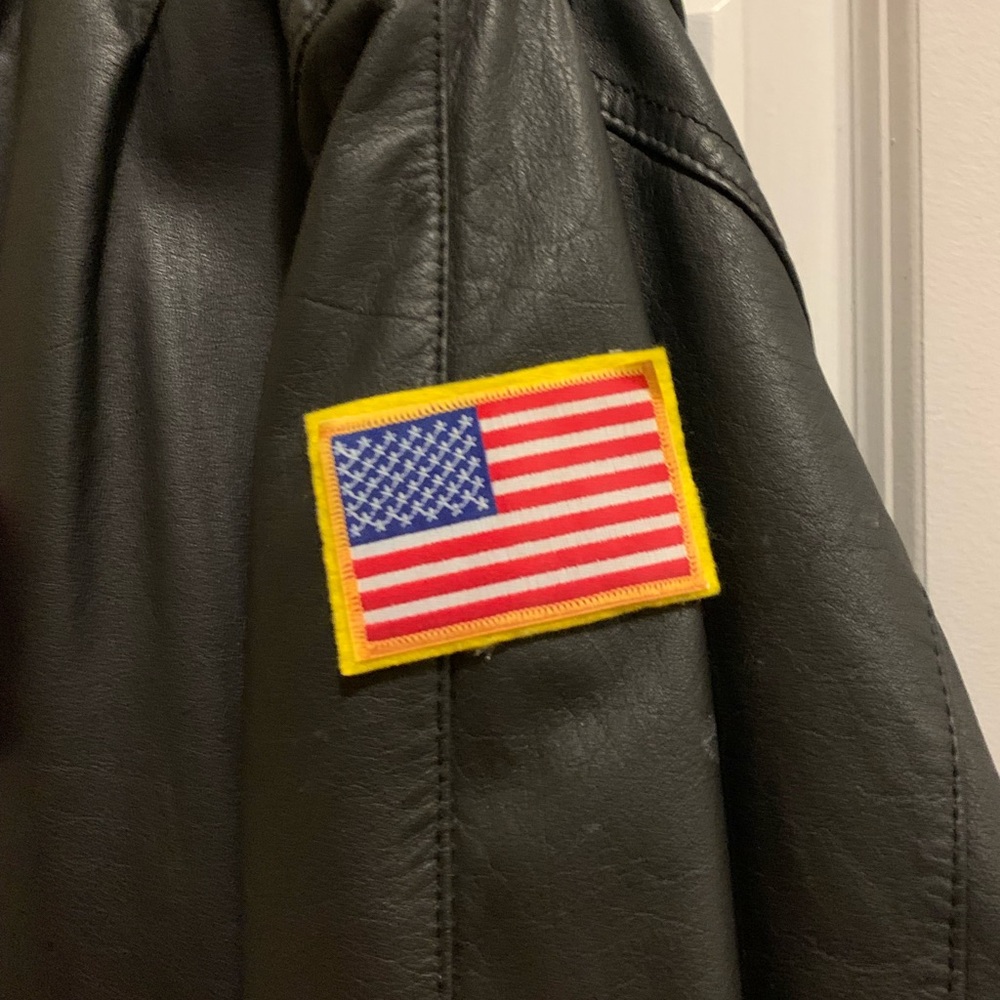 Diy Men’s Top Gun Maverick Halloween Costume View 4